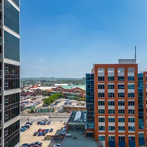 Chic 2br In Vibrant Downtown Apartment Calgary