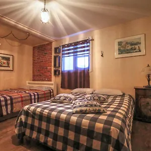  Holiday home Vieille Maison Rustique Espace Interessant